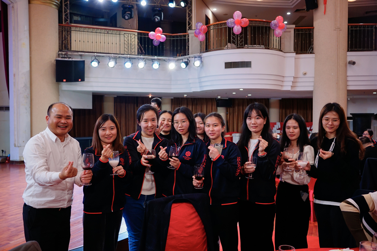 j9.com建设2021年终工作总结暨团年晚宴